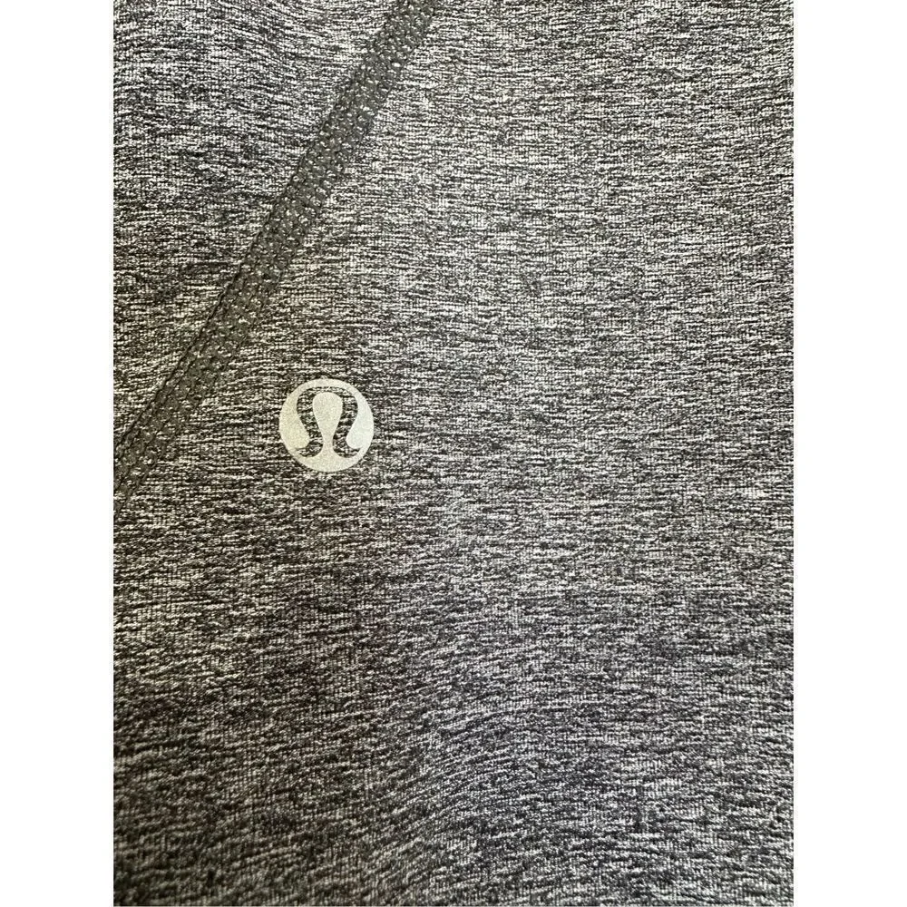 Lululemon women’s gray leggings side zip up pockets mesh size 6/28. #16-1596